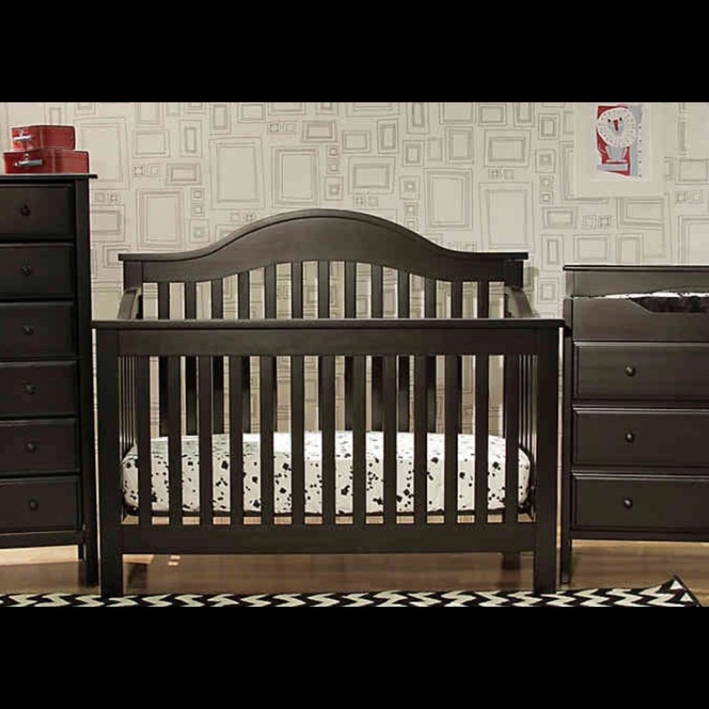 Black new Baby 4 in 1 baby convertible crib
